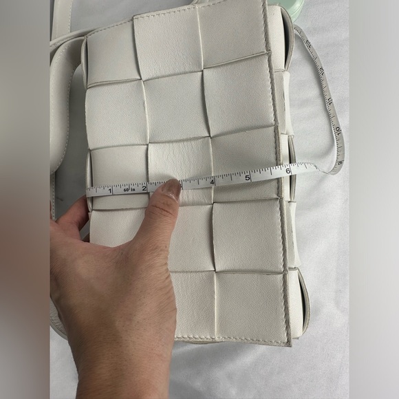 Bottega Veneta Messenger Bag - Picture 8 of 11